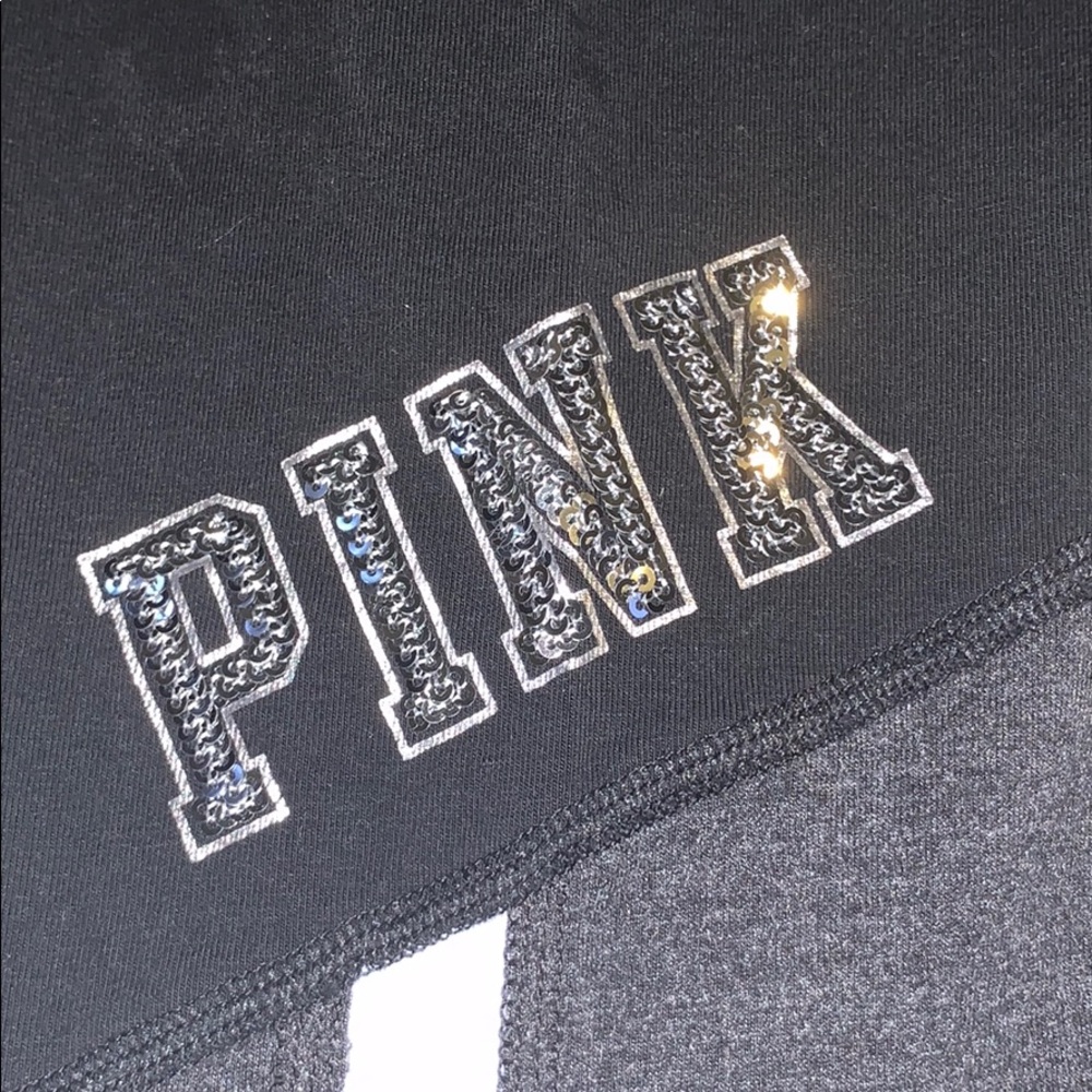 Vs Pink cropped 🧘‍♀️ yogas! - Picture 2 of 3